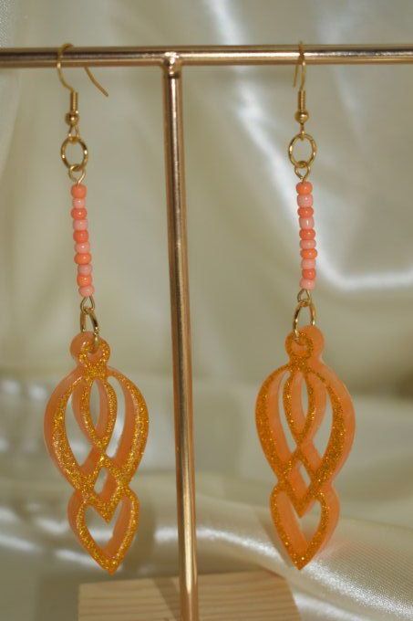 Boucles d'oreilles pendantes dorées